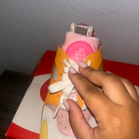 Women’s Nike Vibrant Orange and Yellow Sneakers - Picture 5 of 5